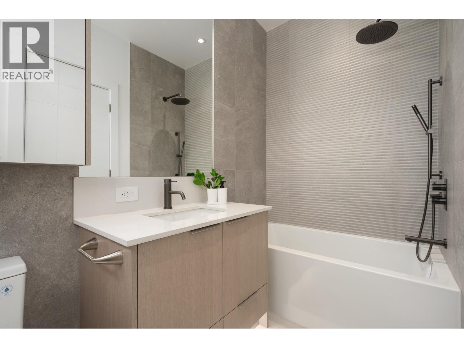 4 8483 16th Avenue, Burnaby, British Columbia  V3N 1S4 - Photo 28 - R3156787