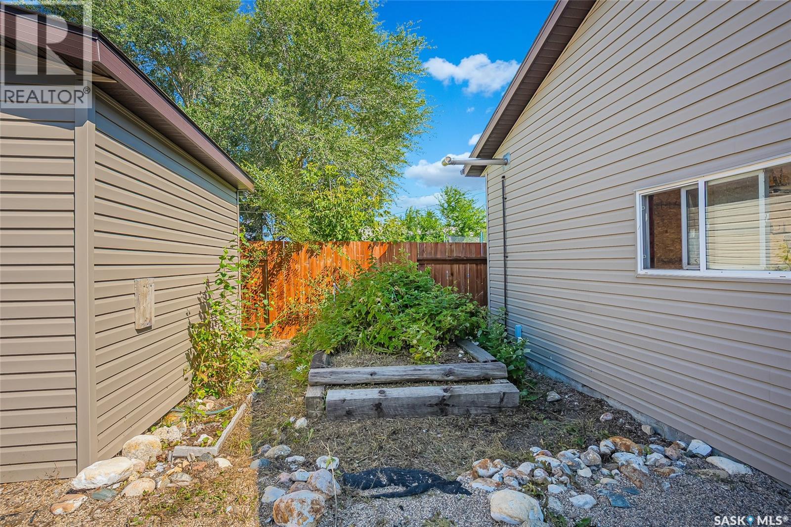 521 1st Avenue S, Martensville, Saskatchewan  S0K 2T0 - Photo 30 - SK045945