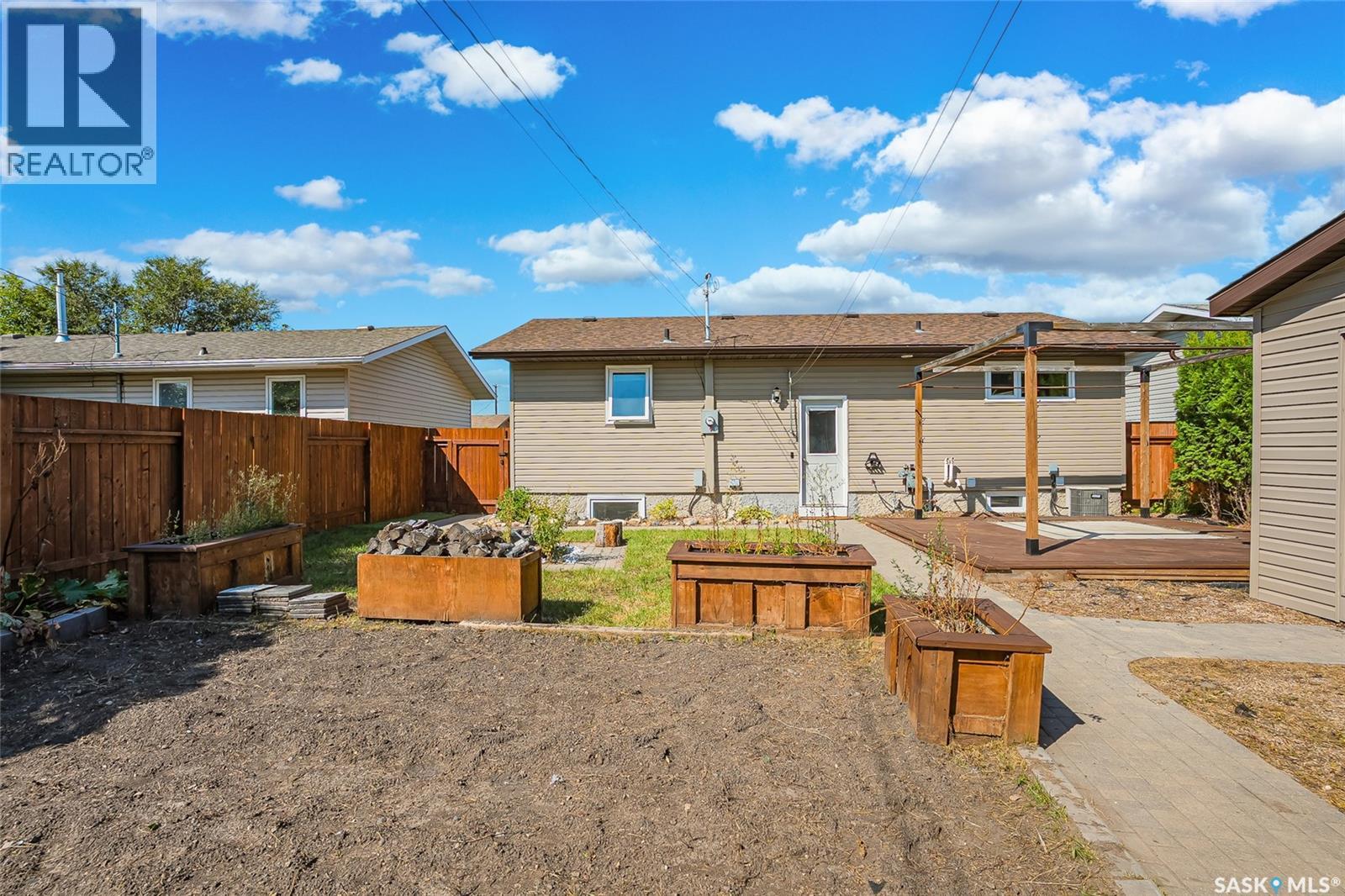 521 1st Avenue S, Martensville, Saskatchewan  S0K 2T0 - Photo 31 - SK045945