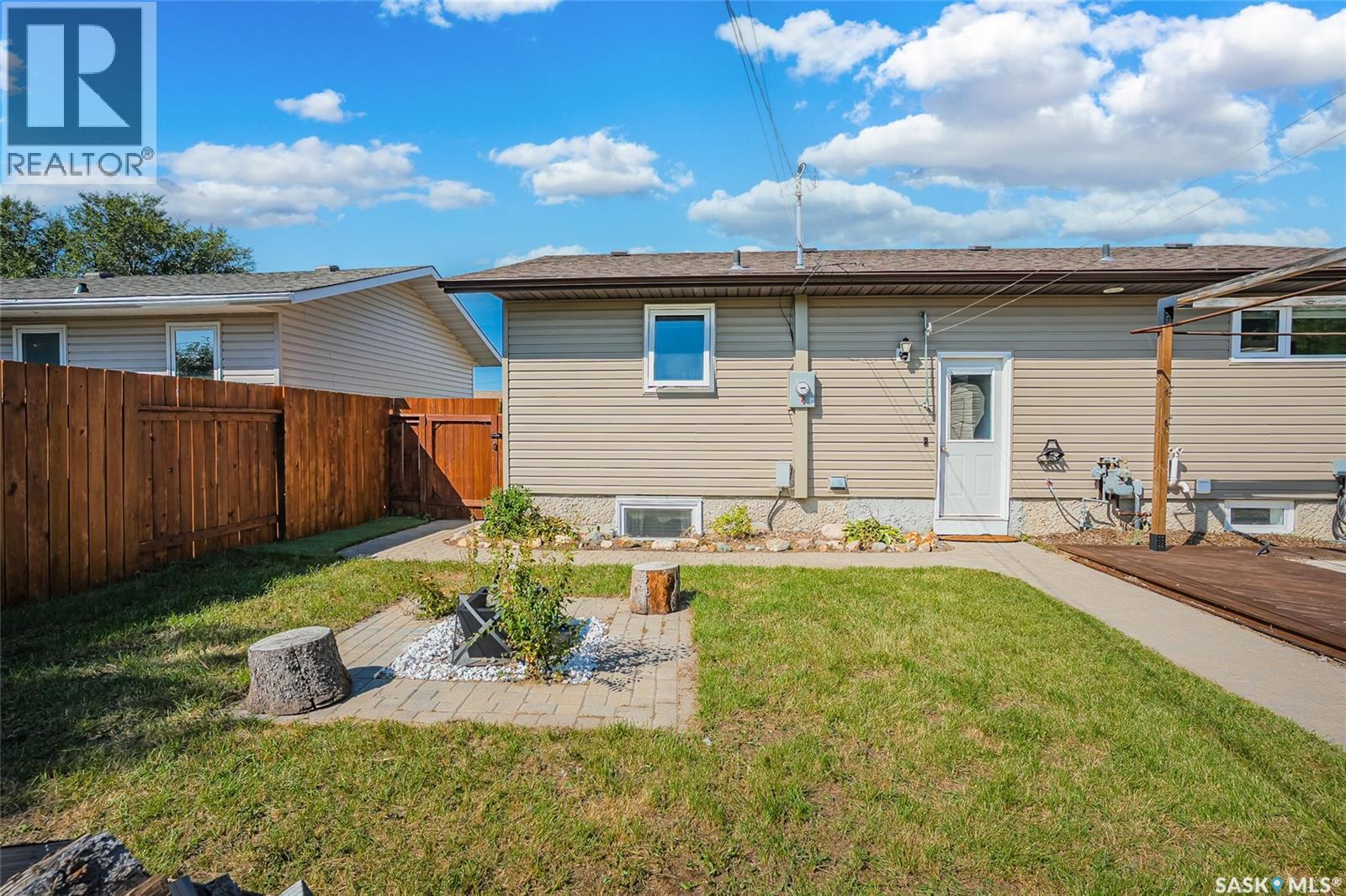 521 1st Avenue S, Martensville, Saskatchewan  S0K 2T0 - Photo 32 - SK045945