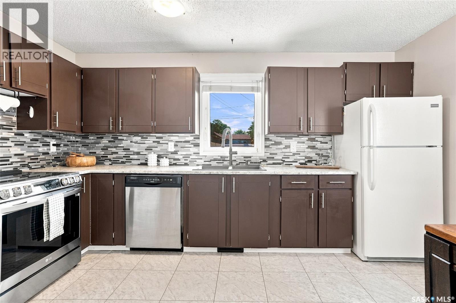 521 1st Avenue S, Martensville, Saskatchewan  S0K 2T0 - Photo 7 - SK045945