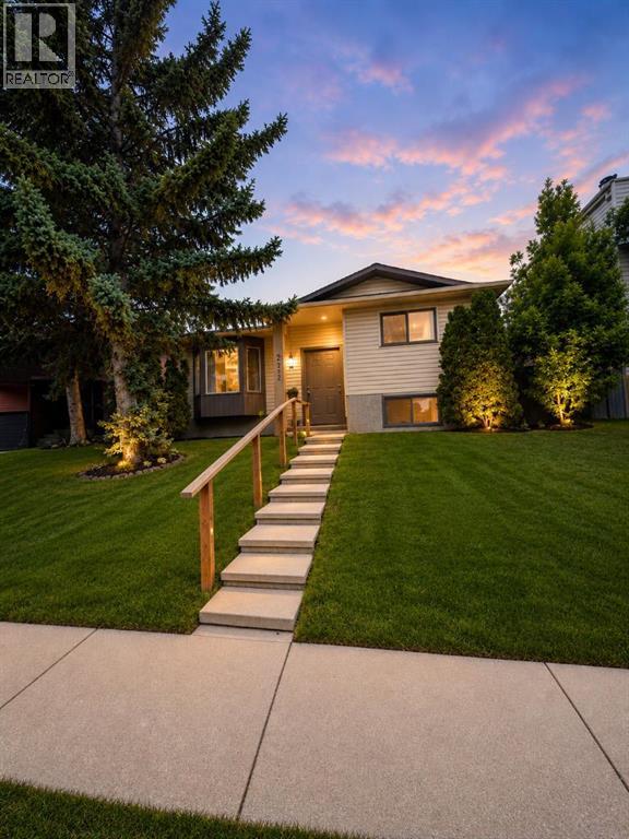 228 Castleridge Drive NE, Calgary, Alberta  T3J 1X3 - Photo 2 - A2337640