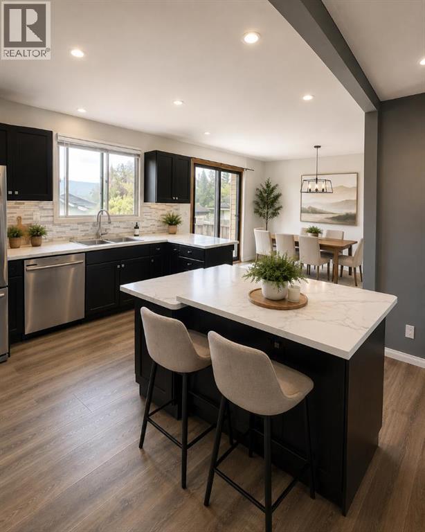 228 Castleridge Drive NE, Calgary, Alberta  T3J 1X3 - Photo 4 - A2337640