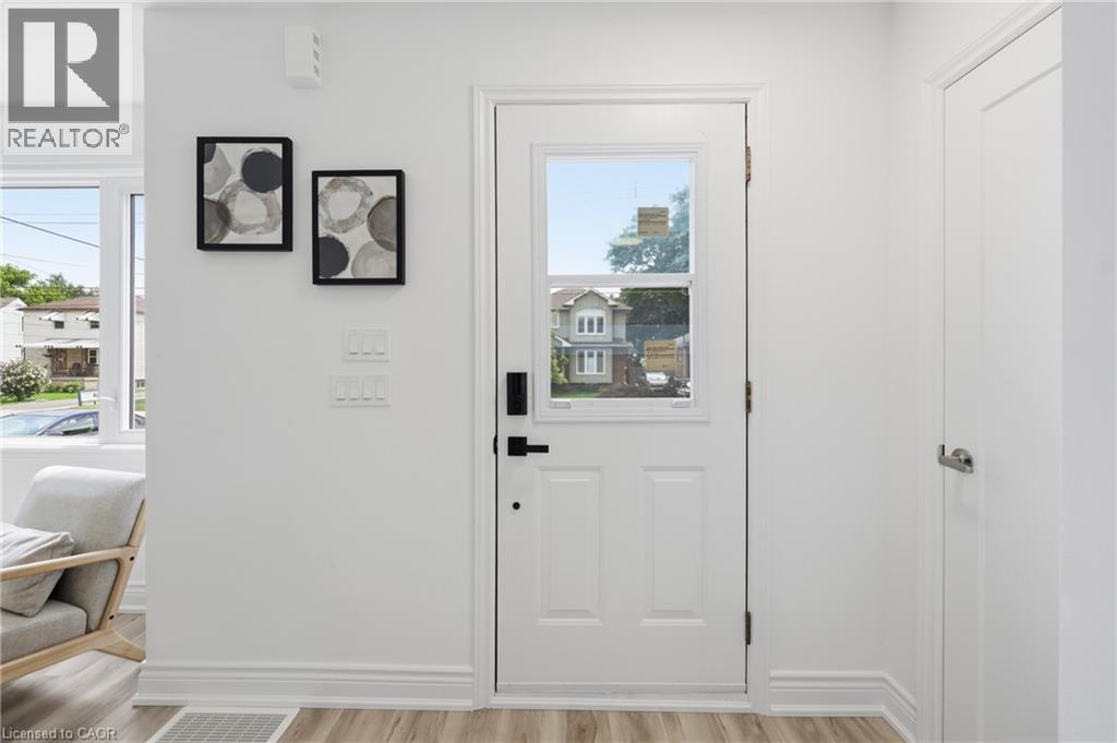 156 East 36th Street, Hamilton, Ontario  L8V 3Z4 - Photo 6 - 40856417