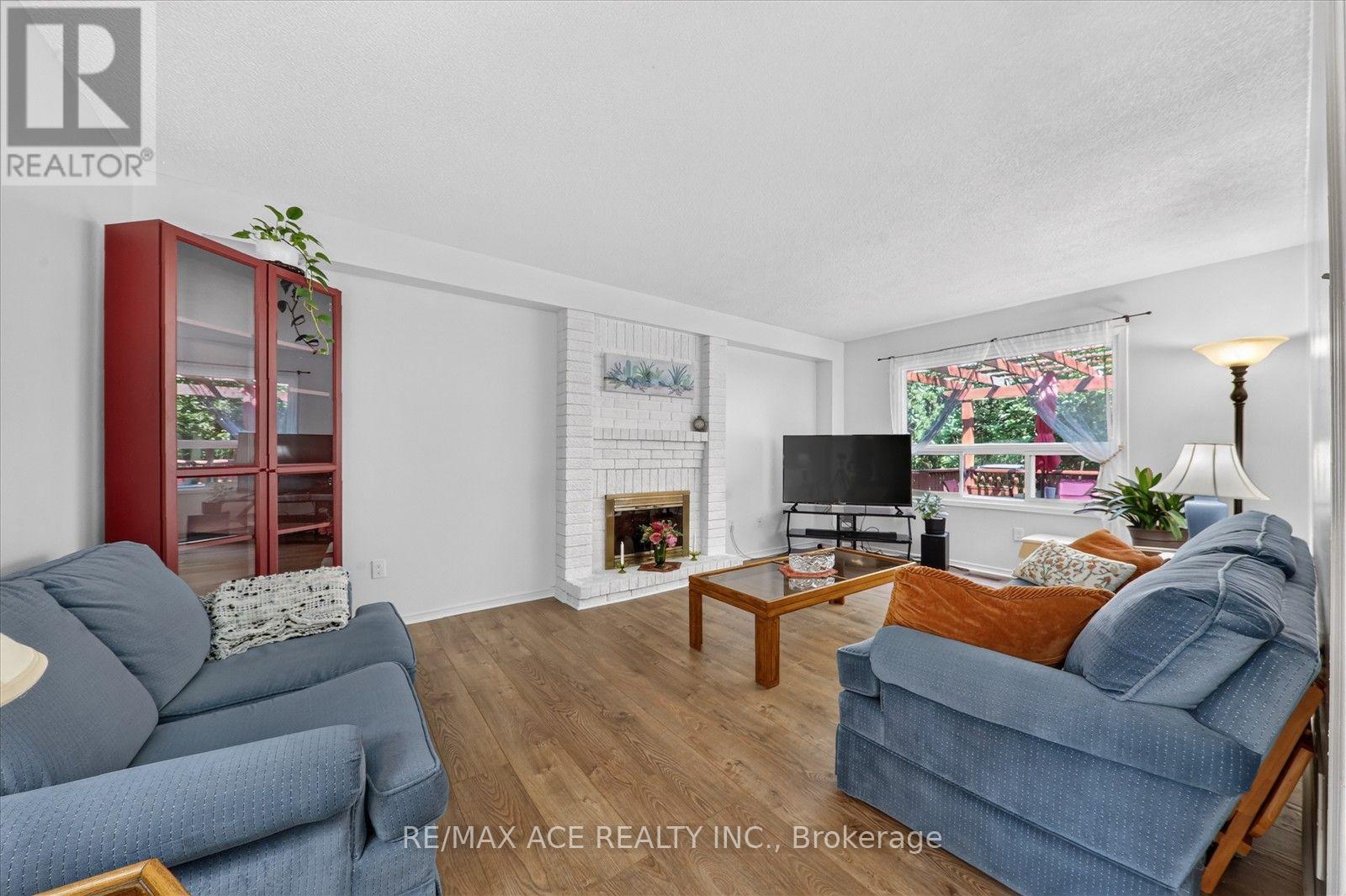 2504 Linwood Street, Pickering, Ontario  L1X 2P6 - Photo 19 - E13689802