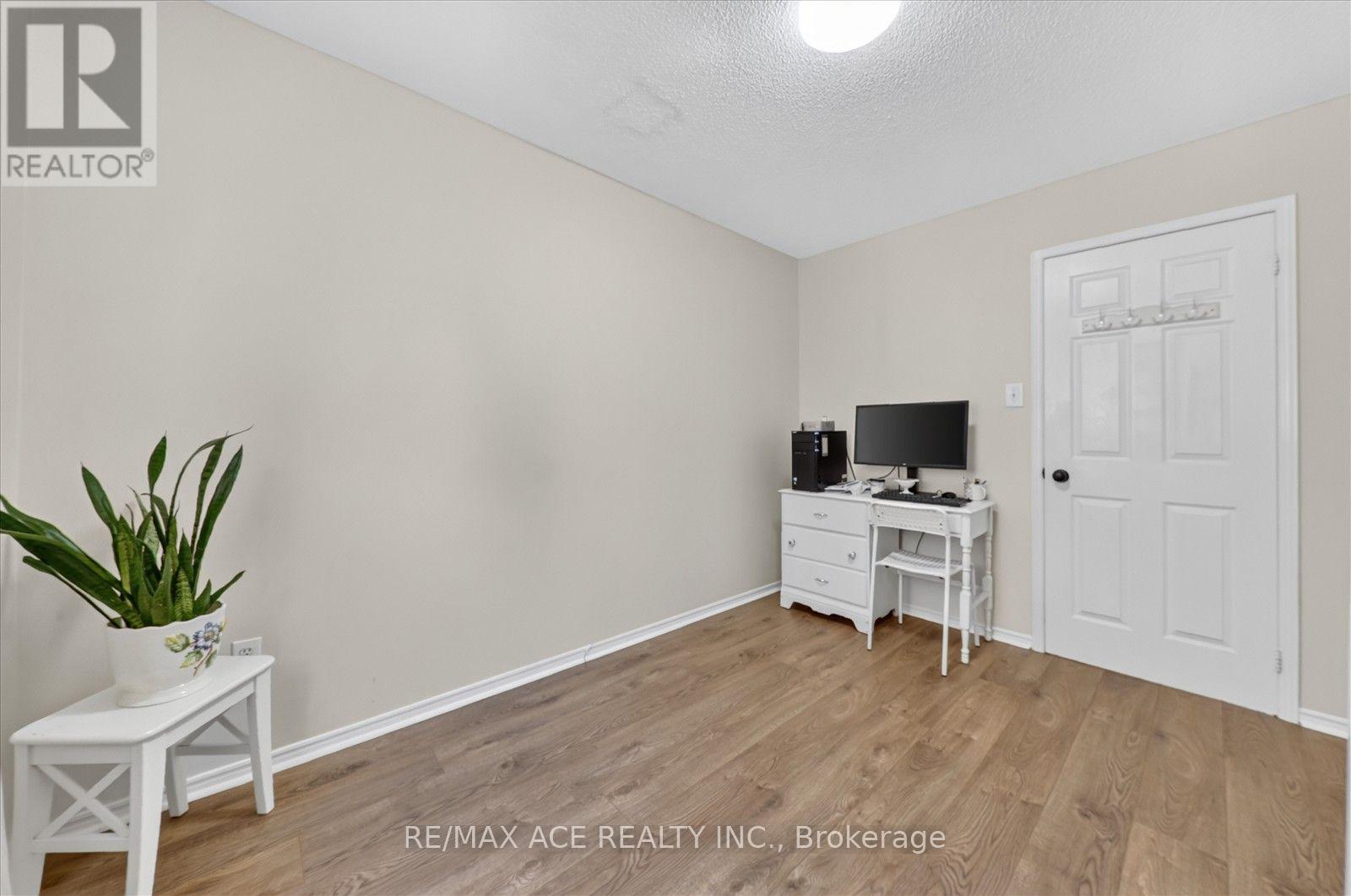 2504 Linwood Street, Pickering, Ontario  L1X 2P6 - Photo 21 - E13689802