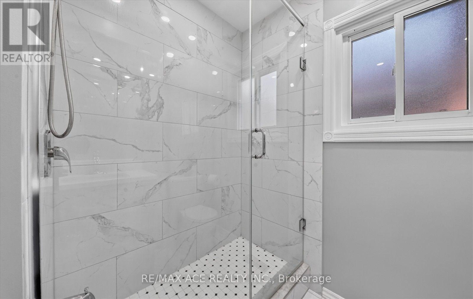 2504 Linwood Street, Pickering, Ontario  L1X 2P6 - Photo 36 - E13689802