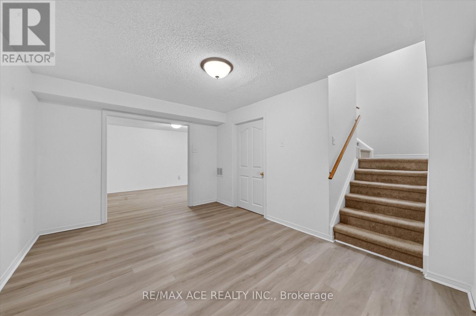 2504 Linwood Street, Pickering, Ontario  L1X 2P6 - Photo 37 - E13689802