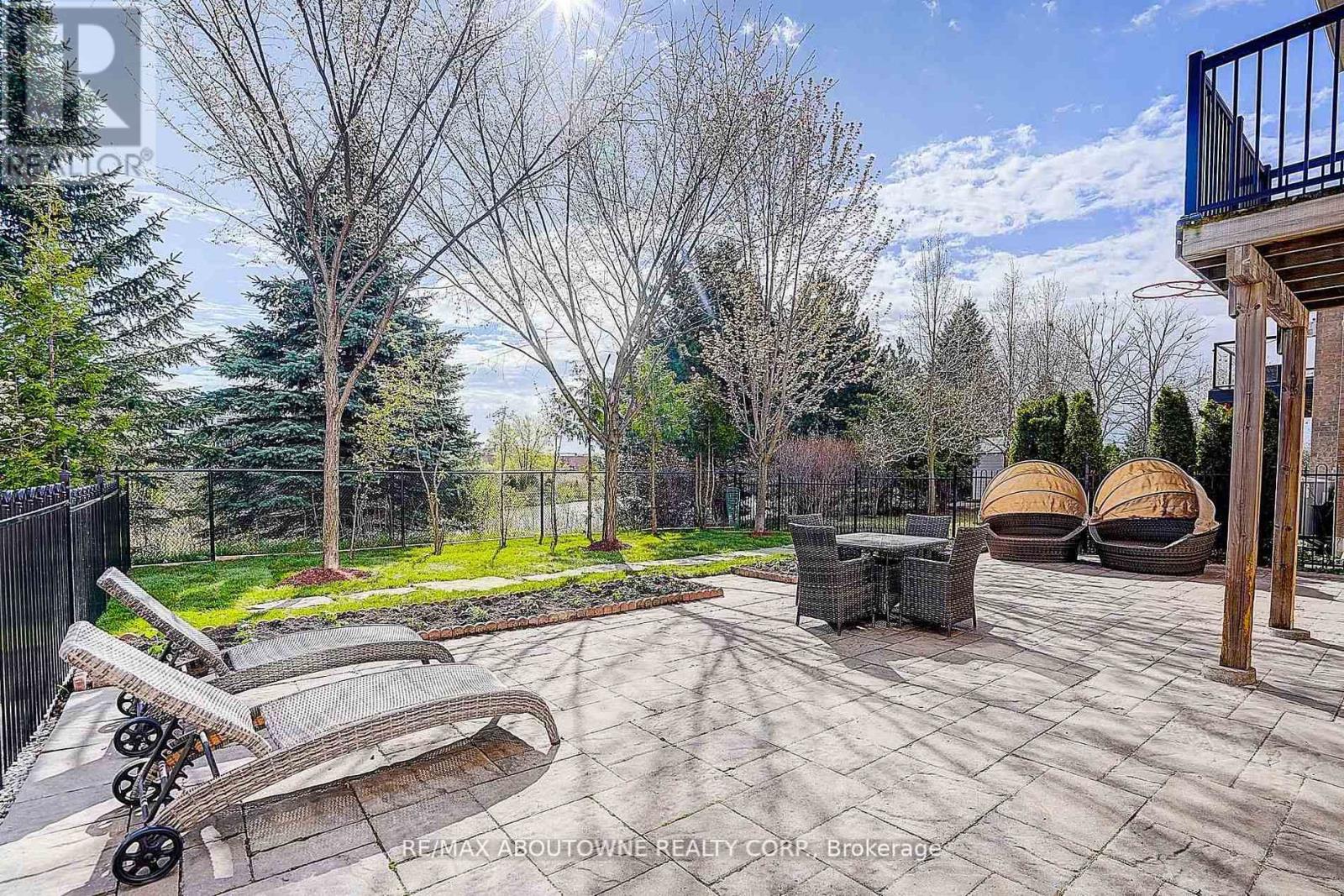 16 Gracedale Drive, Richmond Hill, Ontario  L4C 0Y3 - Photo 40 - N13689838