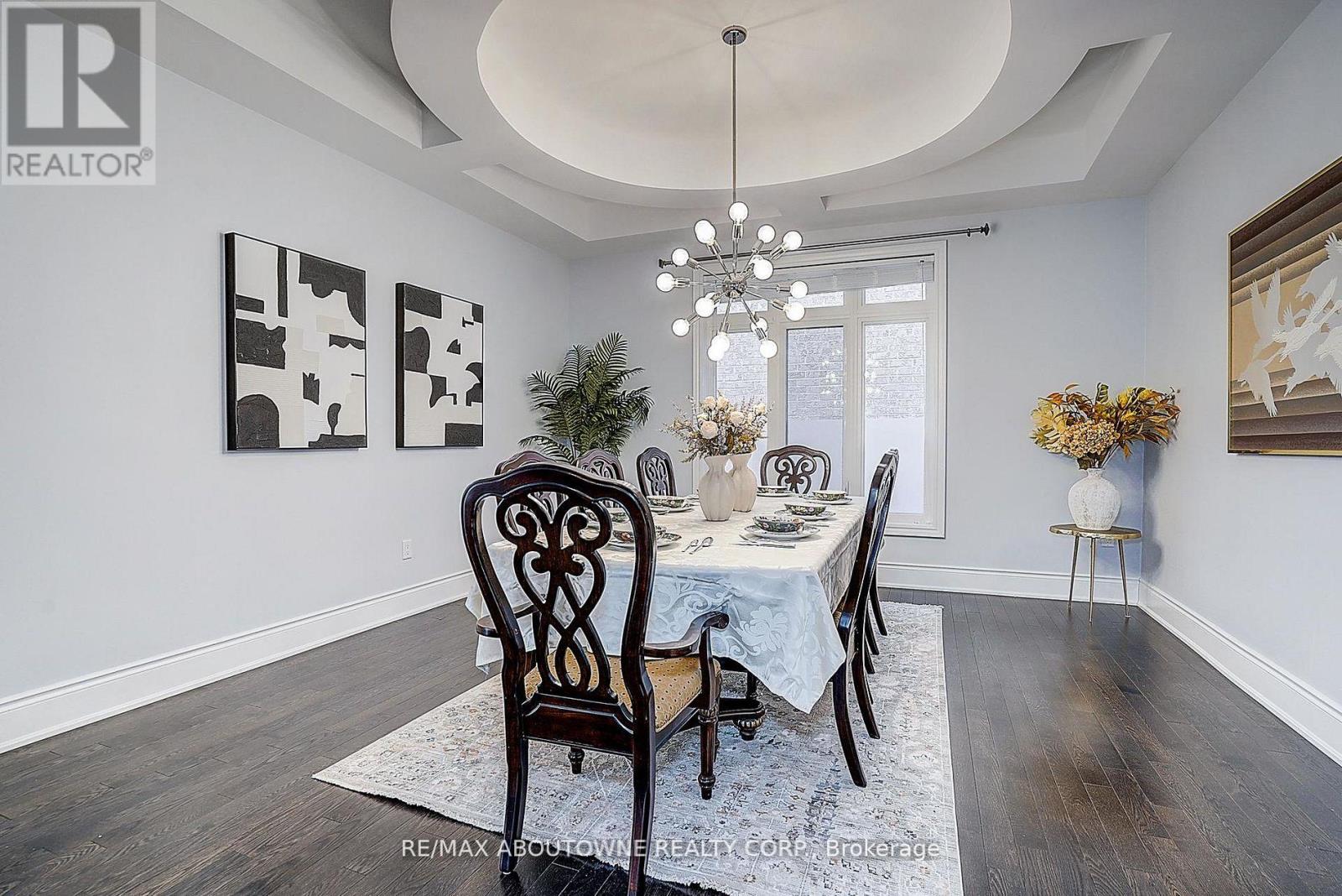 16 Gracedale Drive, Richmond Hill, Ontario  L4C 0Y3 - Photo 7 - N13689838