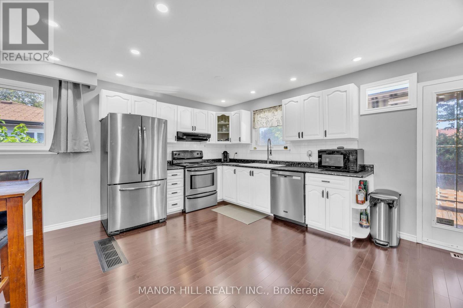 18 Greenbriar Road, Brampton, Ontario  L6S 1V9 - Photo 11 - W13689808
