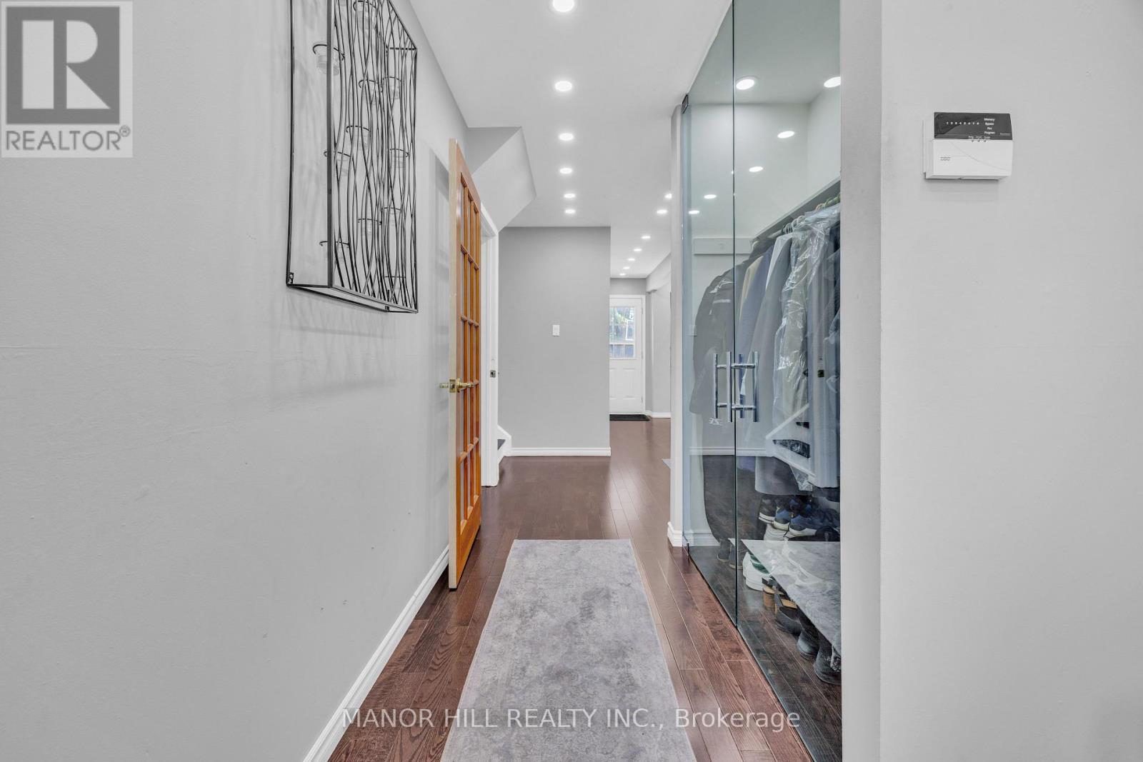 18 Greenbriar Road, Brampton, Ontario  L6S 1V9 - Photo 5 - W13689808