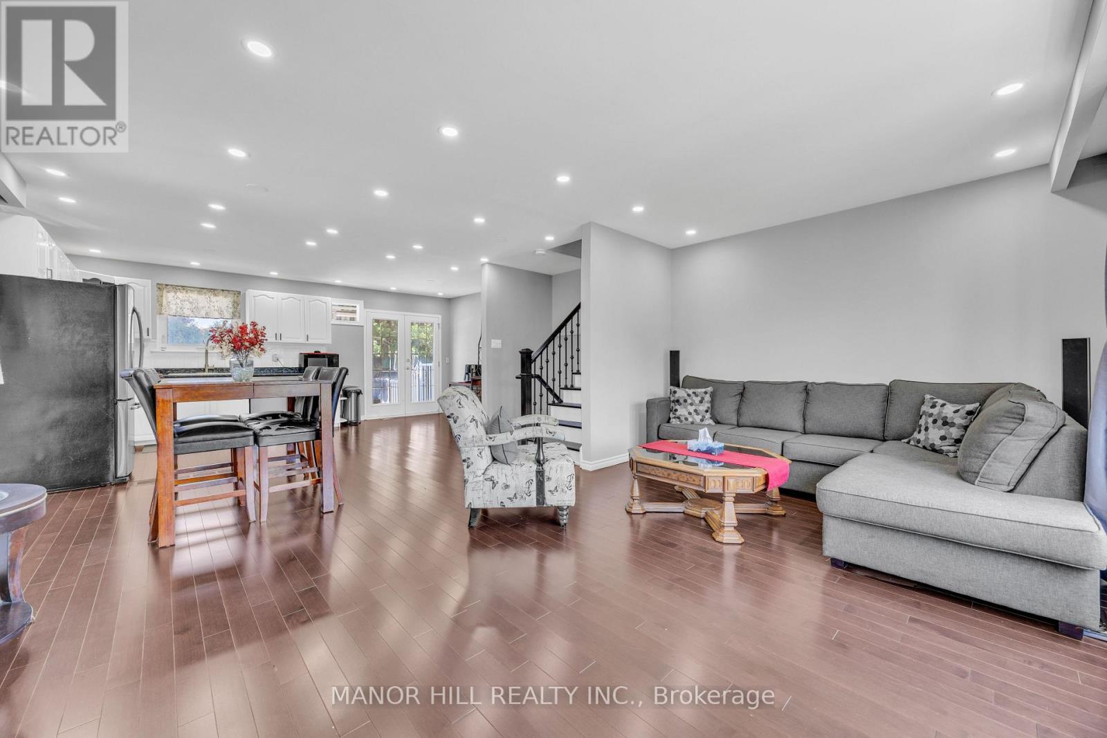 18 Greenbriar Road, Brampton, Ontario  L6S 1V9 - Photo 8 - W13689808