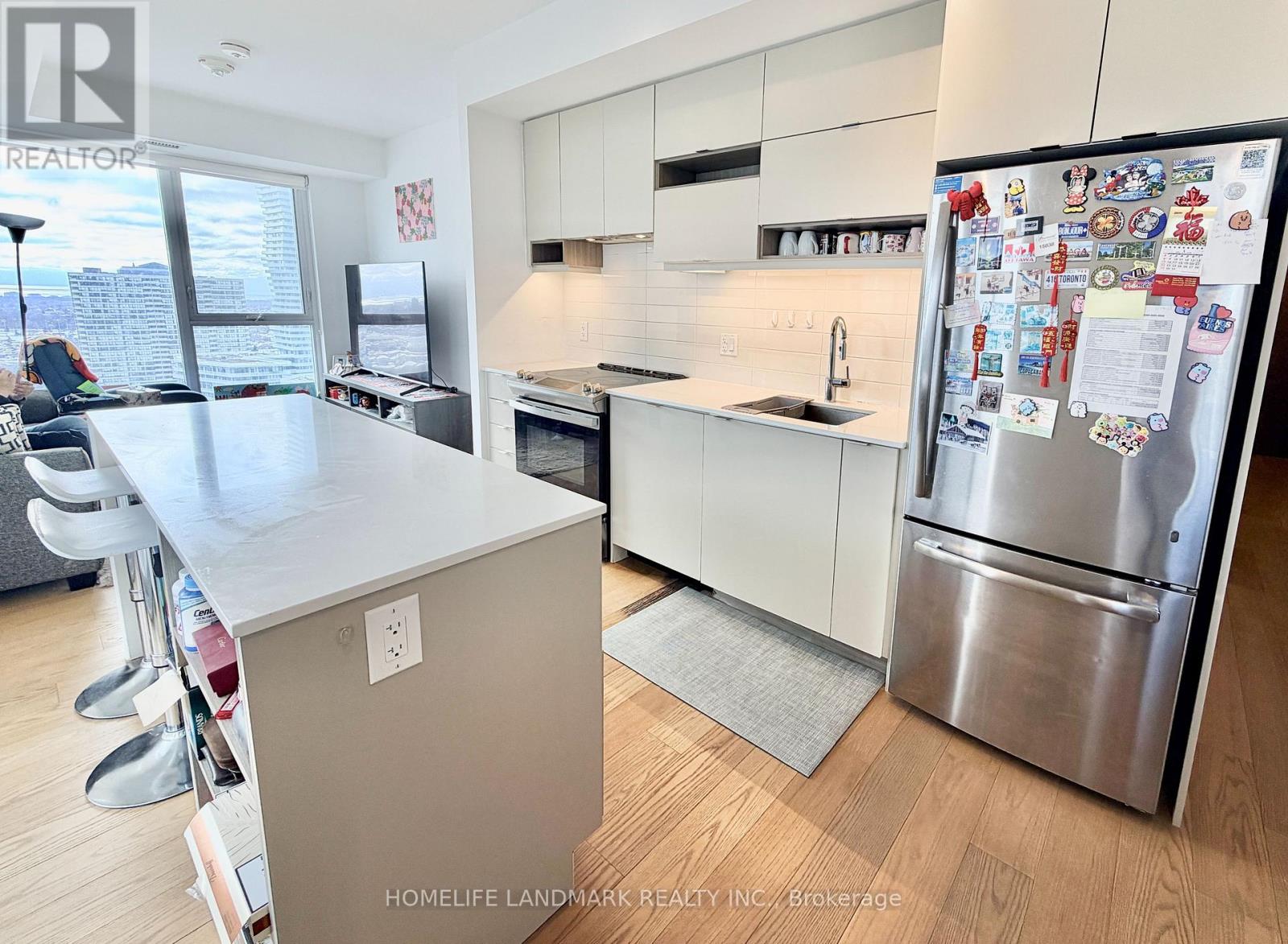 1808 - 4065 Confederation Parkway, Mississauga, Ontario  L5B 0L4 - Photo 2 - W13689812