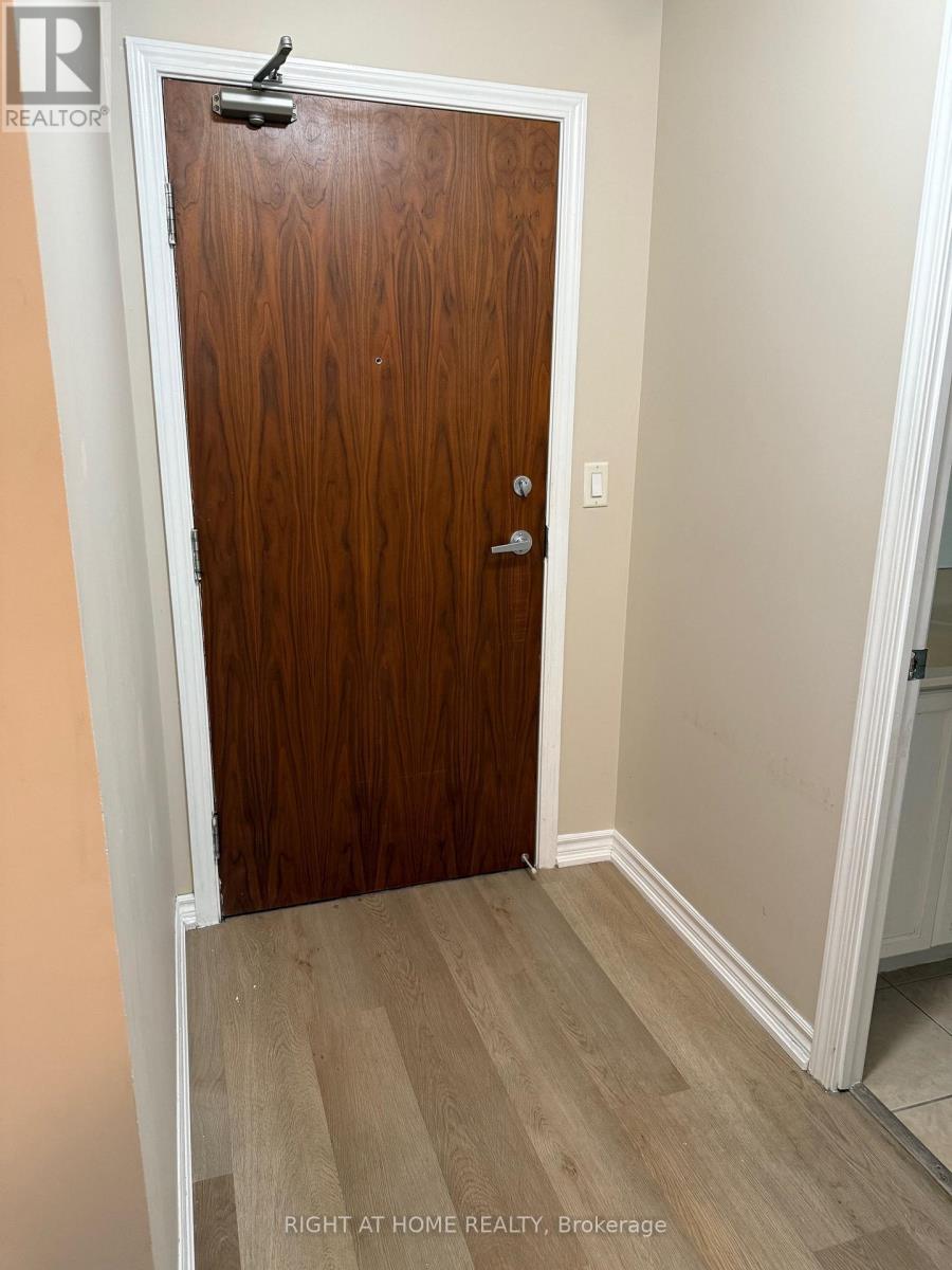 1212 - 1 Elm Drive, Mississauga, Ontario  L5B 4M1 - Photo 10 - W13689820