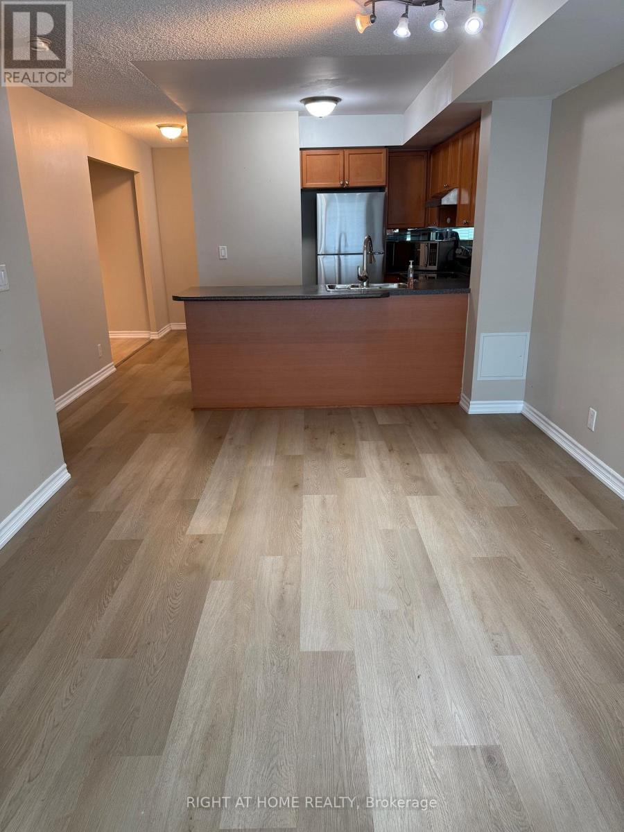 1212 - 1 Elm Drive, Mississauga, Ontario  L5B 4M1 - Photo 12 - W13689820