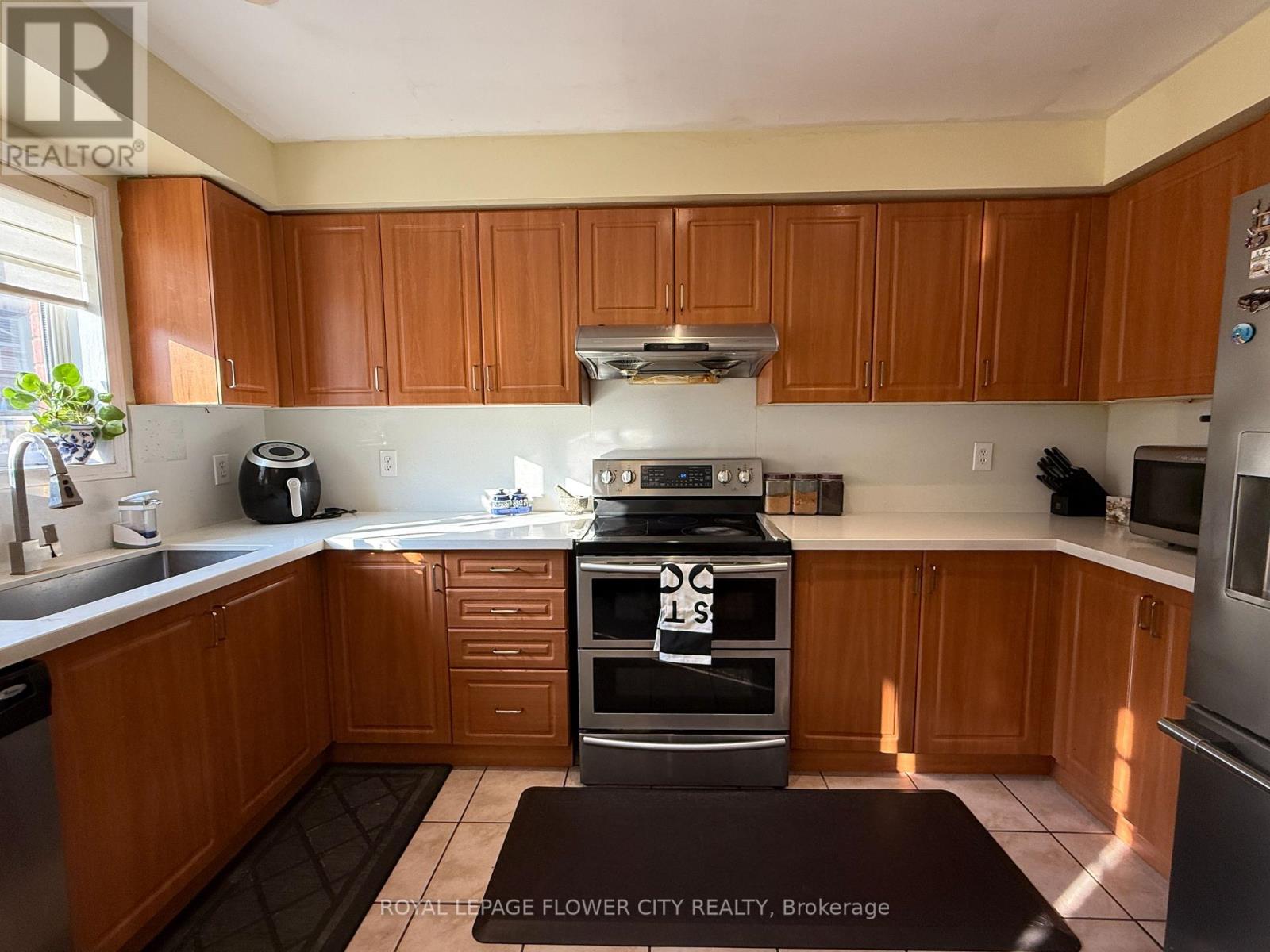 45 Charleswood Circle, Brampton, Ontario  L7A 1Z1 - Photo 13 - W13689834