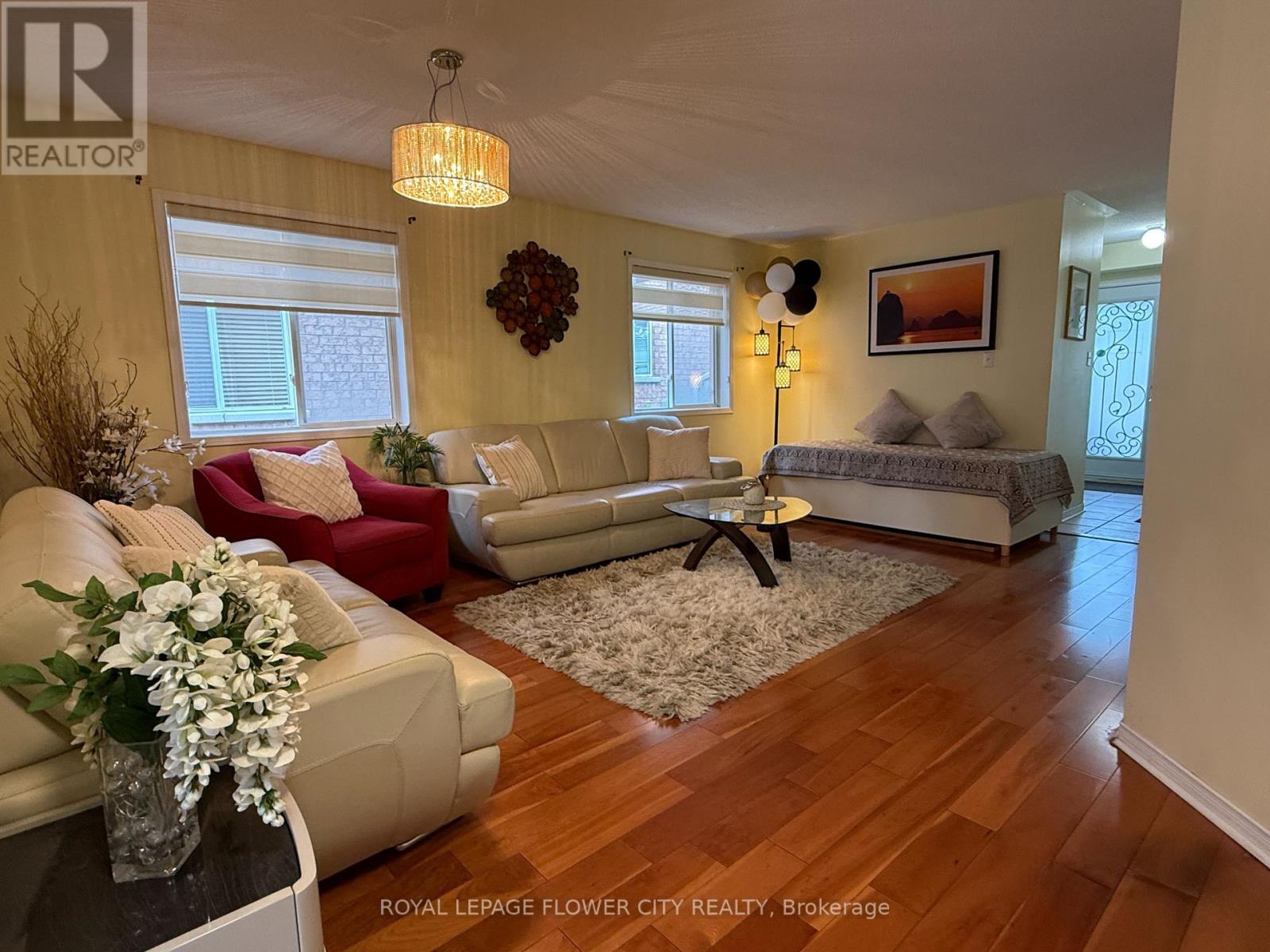 45 Charleswood Circle, Brampton, Ontario  L7A 1Z1 - Photo 4 - W13689834