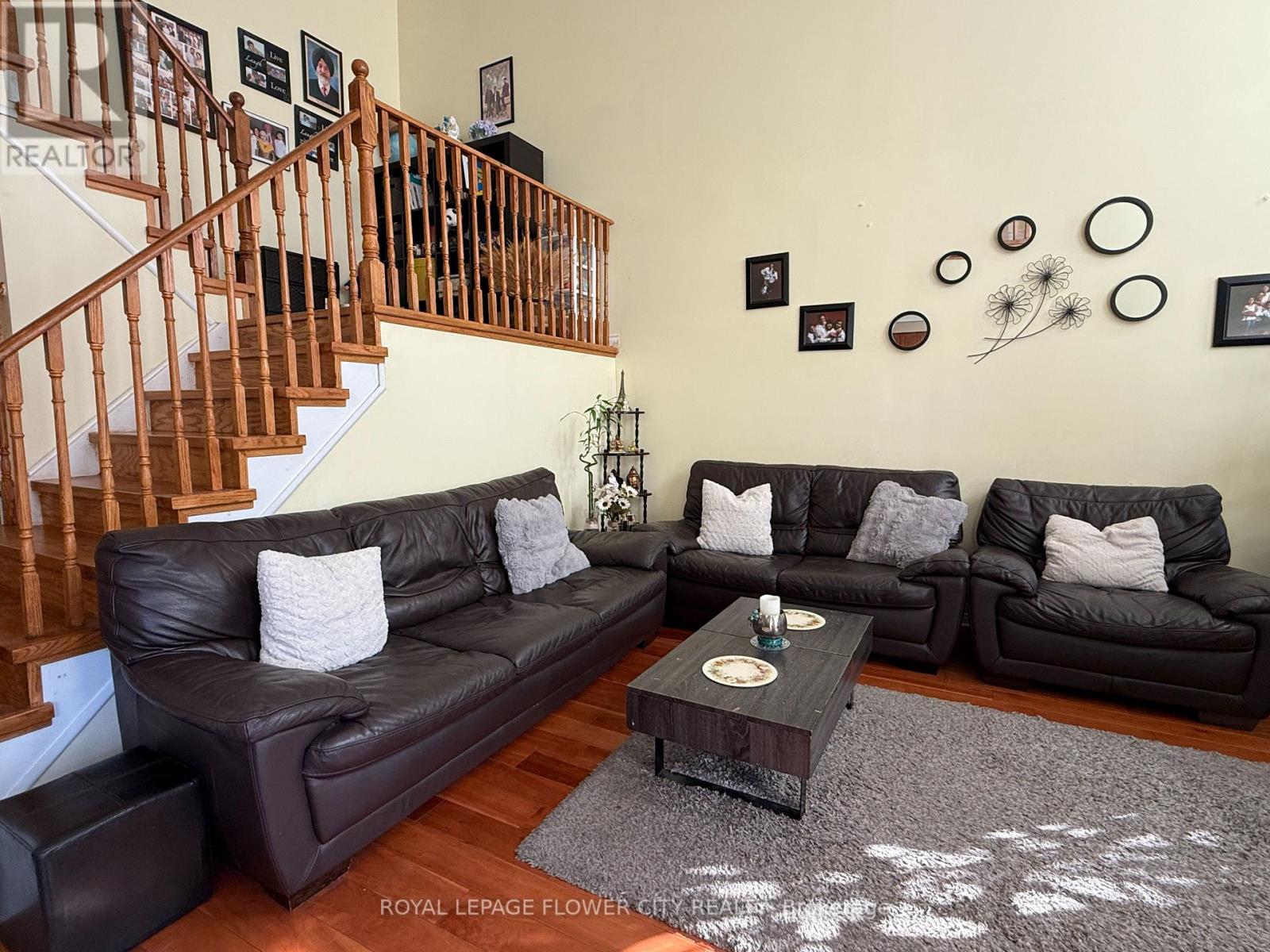 45 Charleswood Circle, Brampton, Ontario  L7A 1Z1 - Photo 8 - W13689834