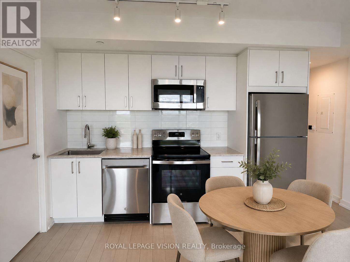 1004 - 4010 Eglinton Avenue W, Toronto, Ontario  M9P 1A6 - Photo 5 - W13689844