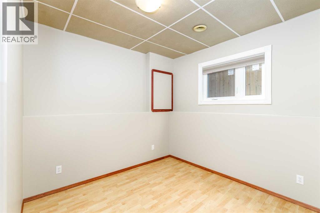 110 Newton Drive, Penhold, Alberta  T0M 1R0 - Photo 23 - A2337591