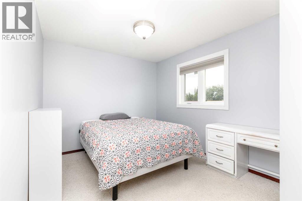 110 Newton Drive, Penhold, Alberta  T0M 1R0 - Photo 15 - A2337591