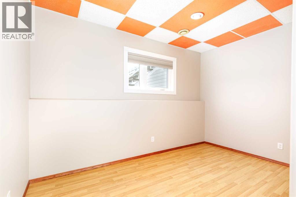 110 Newton Drive, Penhold, Alberta  T0M 1R0 - Photo 20 - A2337591