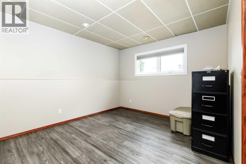 110 Newton Drive, Penhold, Alberta  T0M 1R0 - Photo 19 - A2337591
