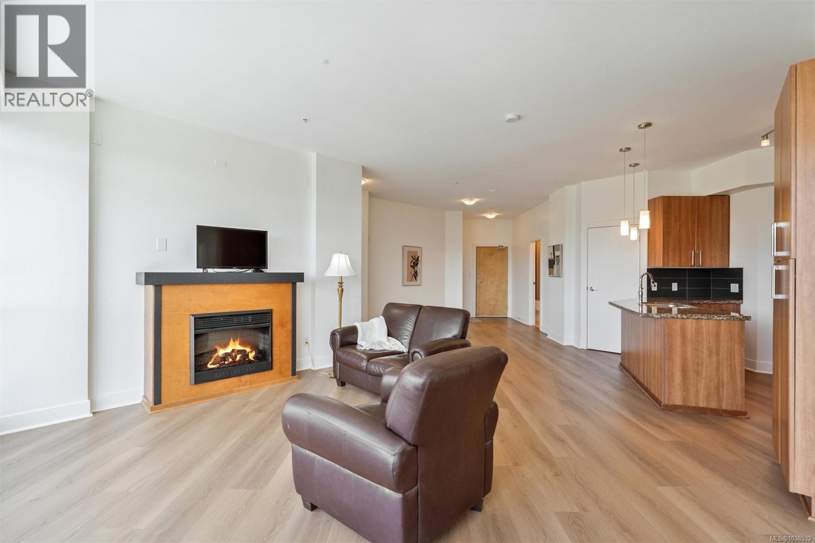 726 2745 Veterans Memorial Pkwy, Langford, British Columbia  V9B 0H4 - Photo 4 - 1038532