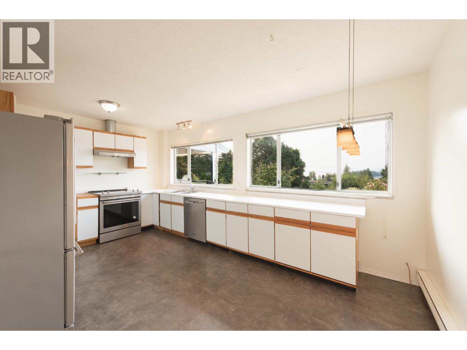 6504 Meier Road, Sechelt, British Columbia  V7Z 0S8 - Photo 9 - R3156603