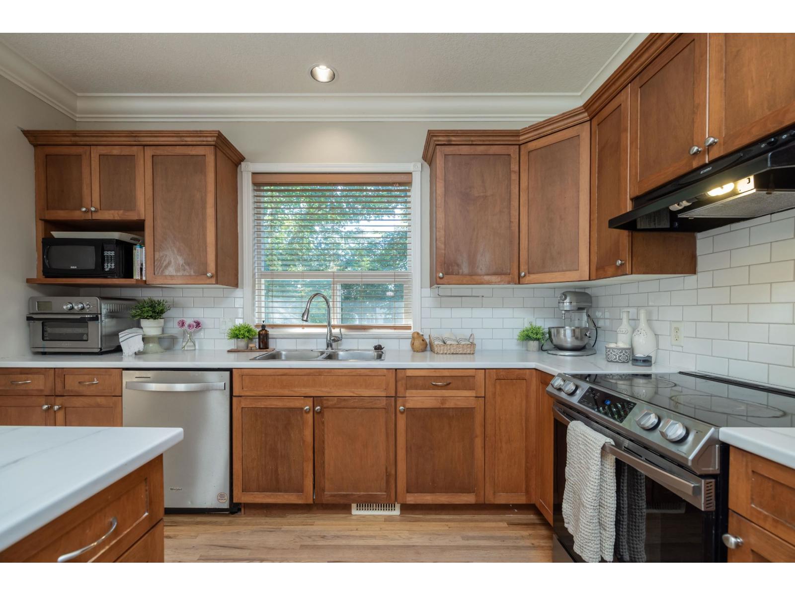 32998 Boothby Avenue, Mission, British Columbia  V2V 7R6 - Photo 10 - R3154033