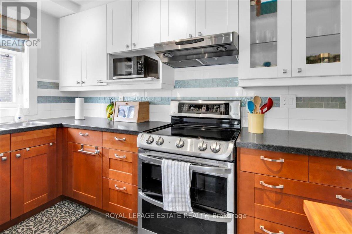 4037 Bloor Street W, Toronto, Ontario M9B 1M4 - Photo 7 - W13582812