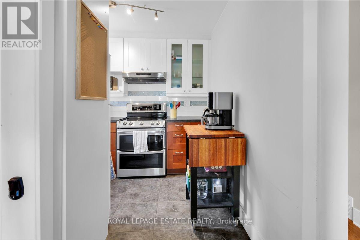 4037 Bloor Street W, Toronto, Ontario M9B 1M4 - Photo 9 - W13582812
