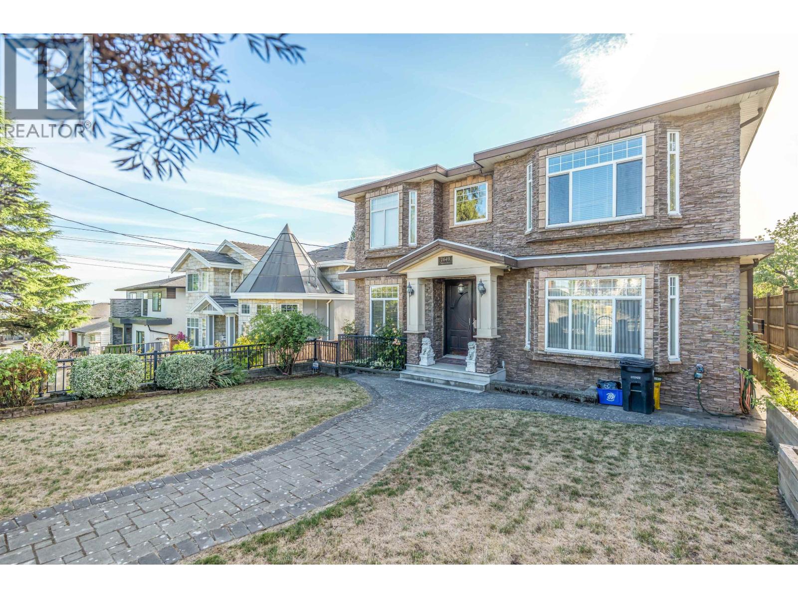 7649 Sussex Avenue, Burnaby, British Columbia  V5J 3V9 - Photo 2 - R3157044