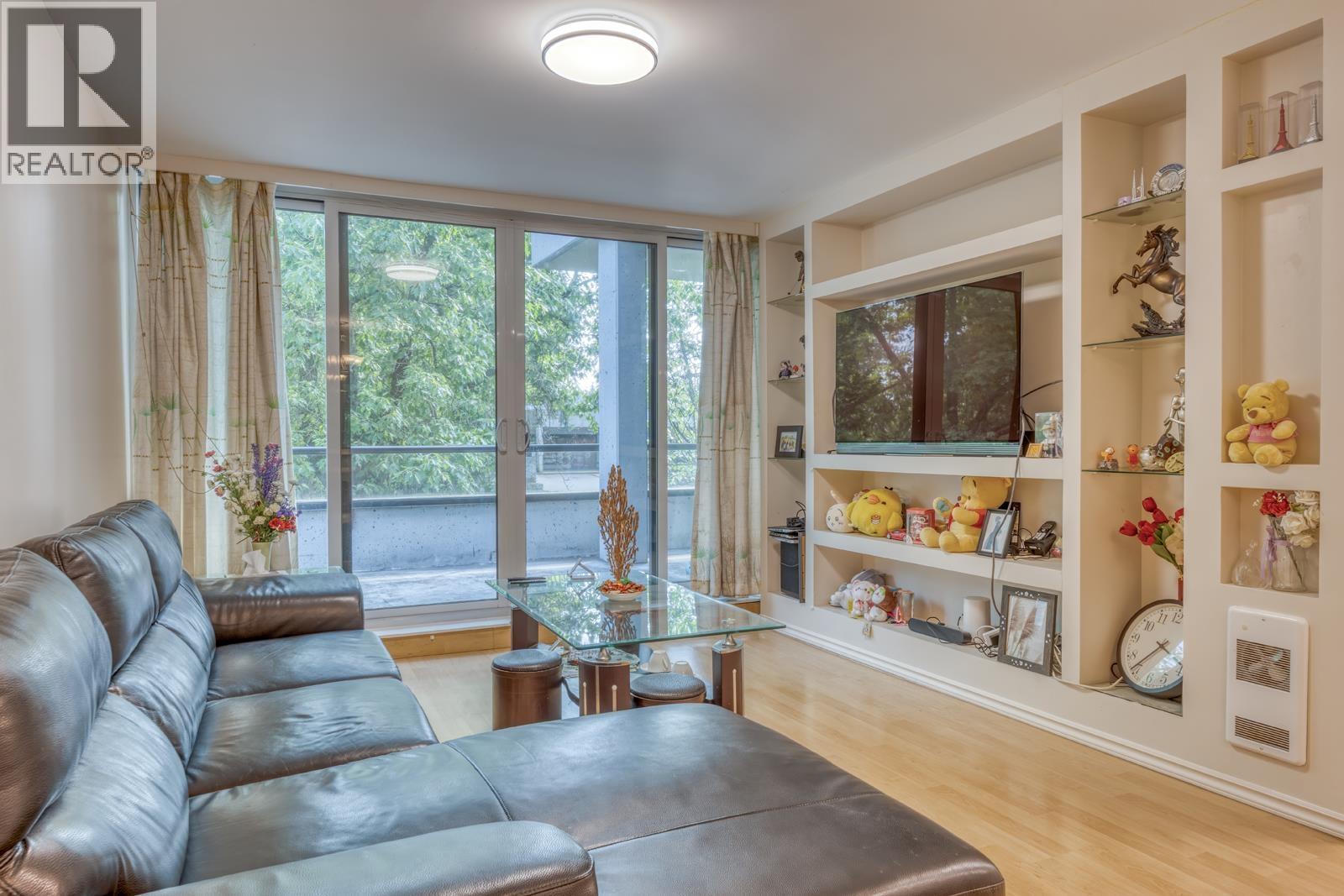 T4907 3980 Carrigan Court, Burnaby, British Columbia  V3N 4S6 - Photo 8 - R3157018