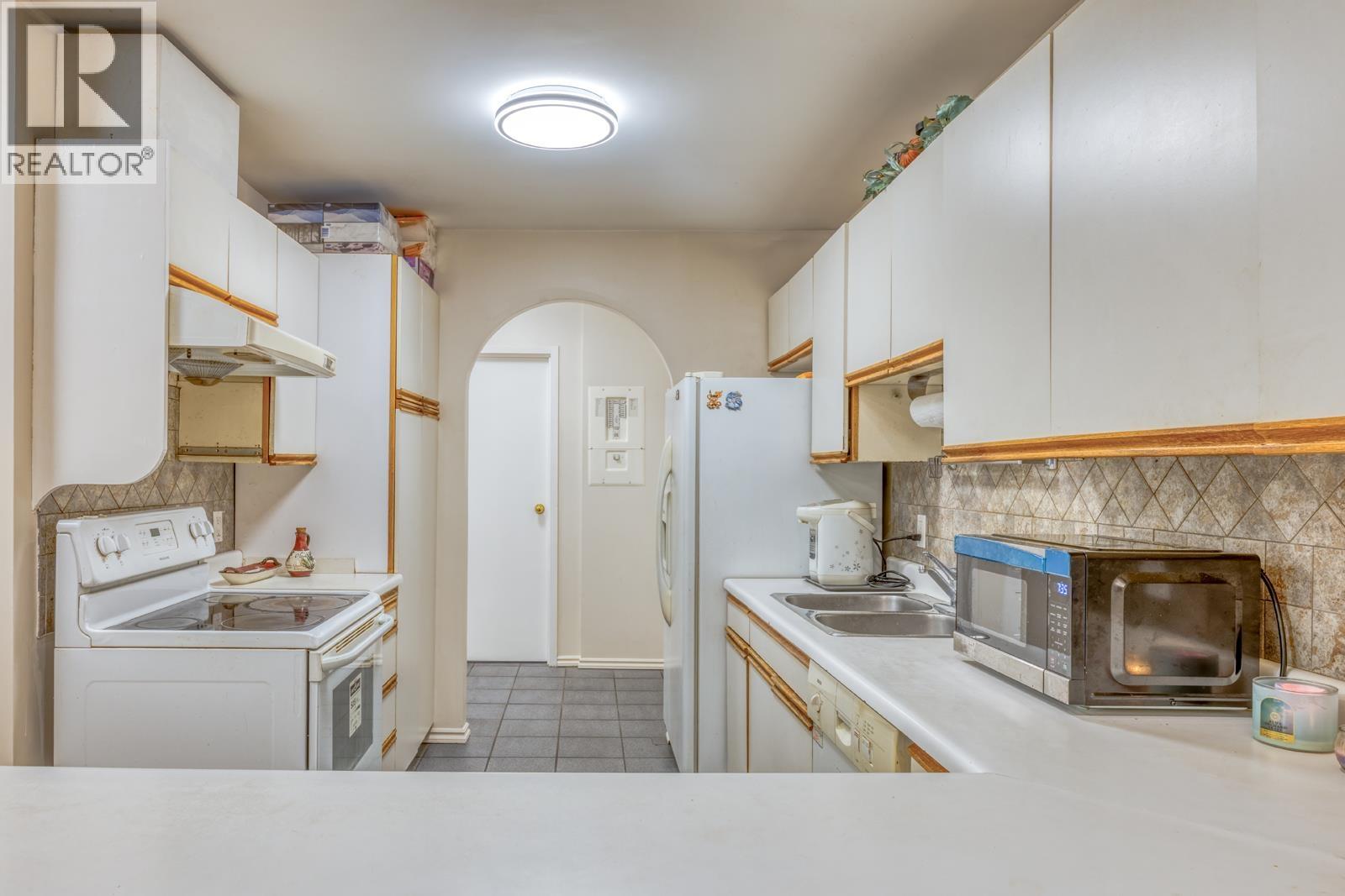 T4907 3980 Carrigan Court, Burnaby, British Columbia  V3N 4S6 - Photo 4 - R3157018