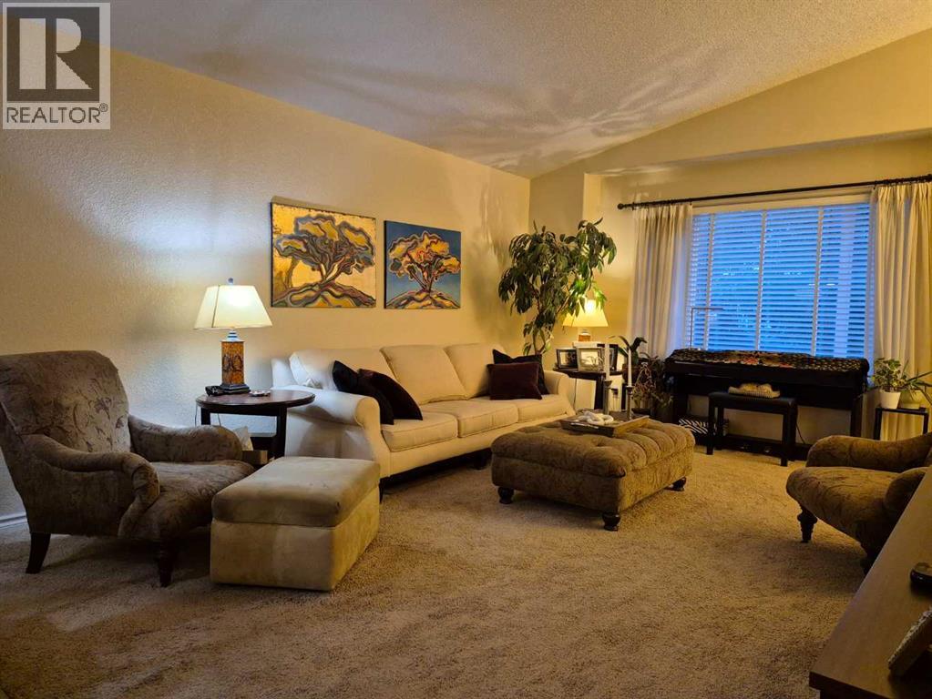 45 Sunridge Boulevard W, Lethbridge, Alberta  T1J 0T1 - Photo 4 - A2337694