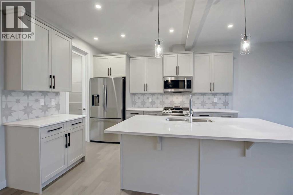 12 Topaz Place, Cochrane, Alberta  T4C 3K2 - Photo 3 - A2337778