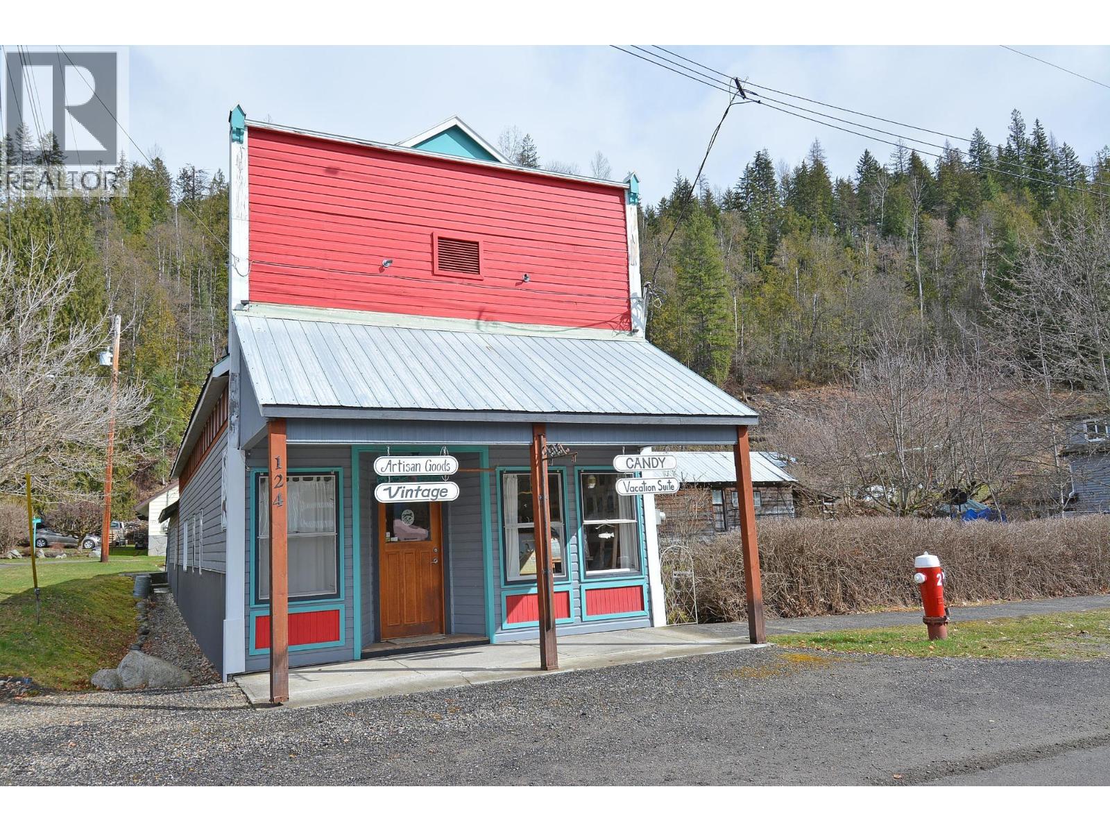 124 LAKE Avenue, Silverton, British Columbia