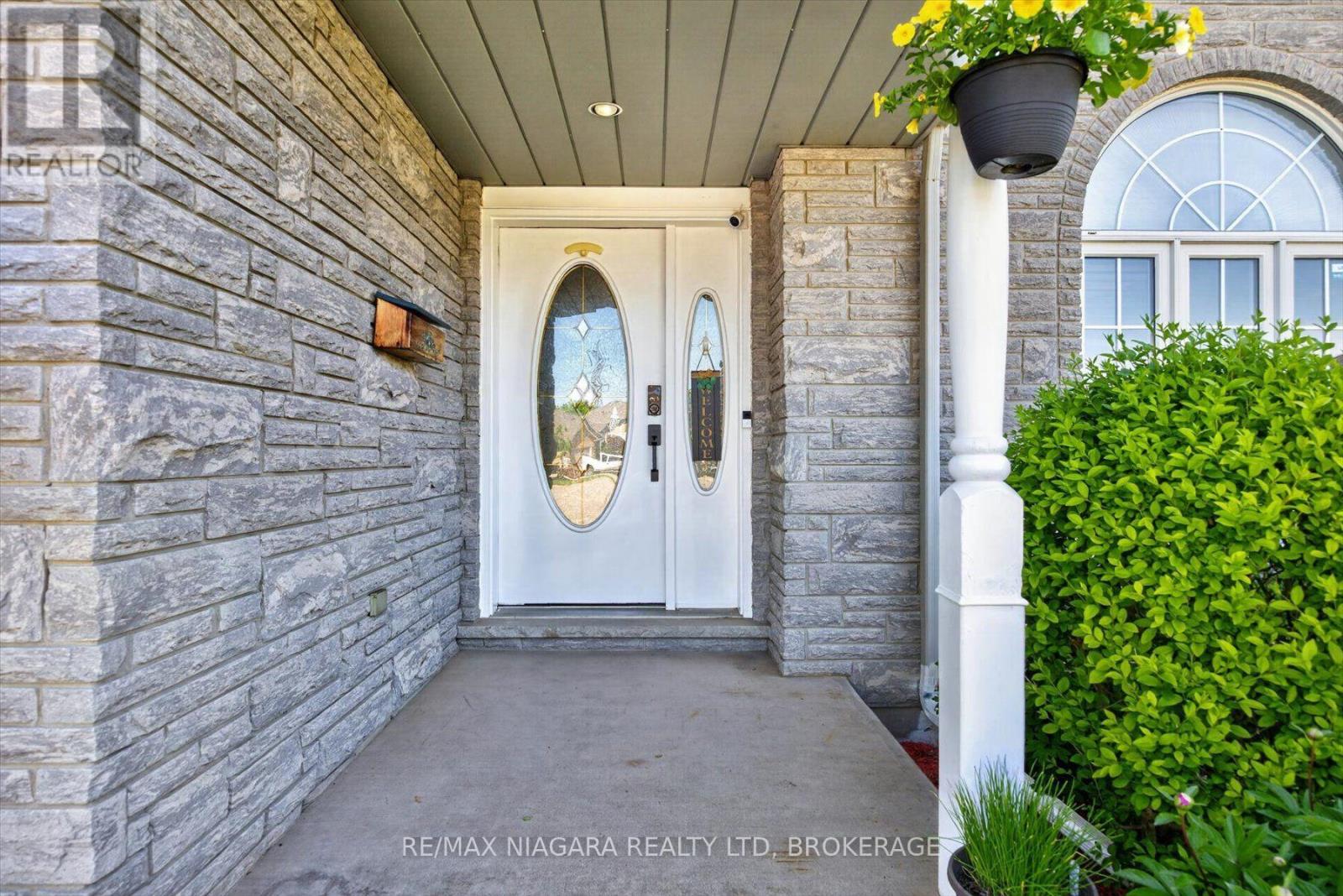 4457 Kathleen Crescent, Niagara Falls, Ontario  L2H 3H8 - Photo 3 - X13689902