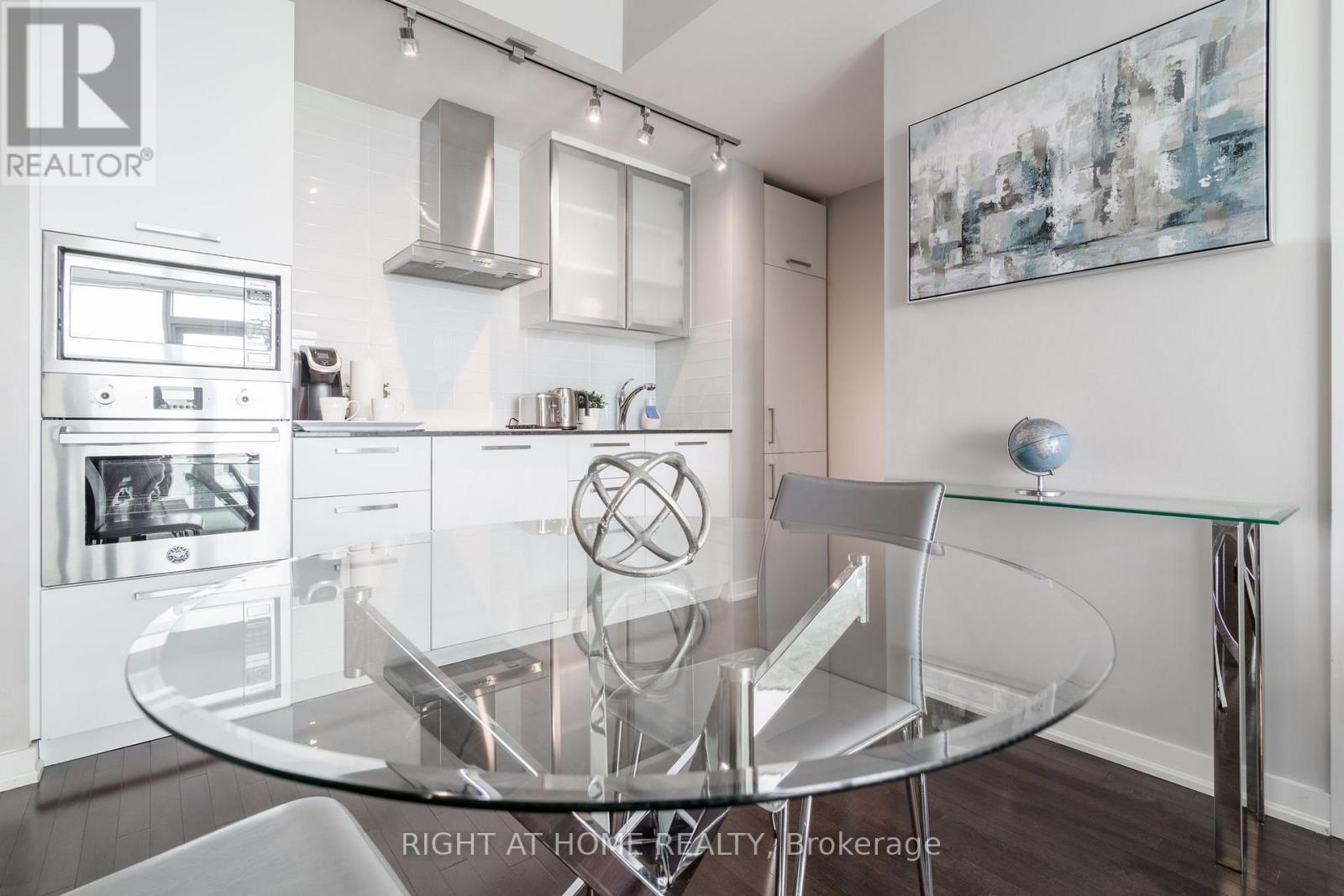 5606 - 14 York Street, Toronto, Ontario  M5J 0B1 - Photo 13 - C13689876