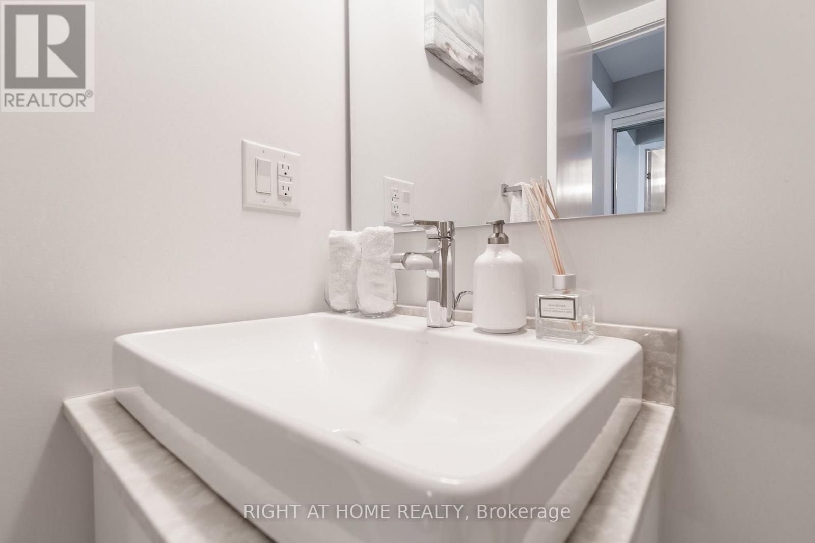 5606 - 14 York Street, Toronto, Ontario  M5J 0B1 - Photo 6 - C13689876
