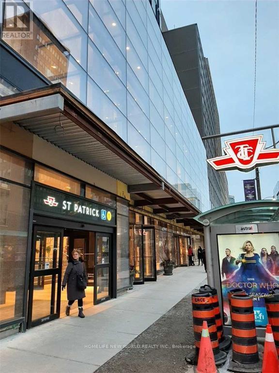 4005 - 488 University Avenue, Toronto, Ontario M5G 0C1 - Photo 4 - C13689912