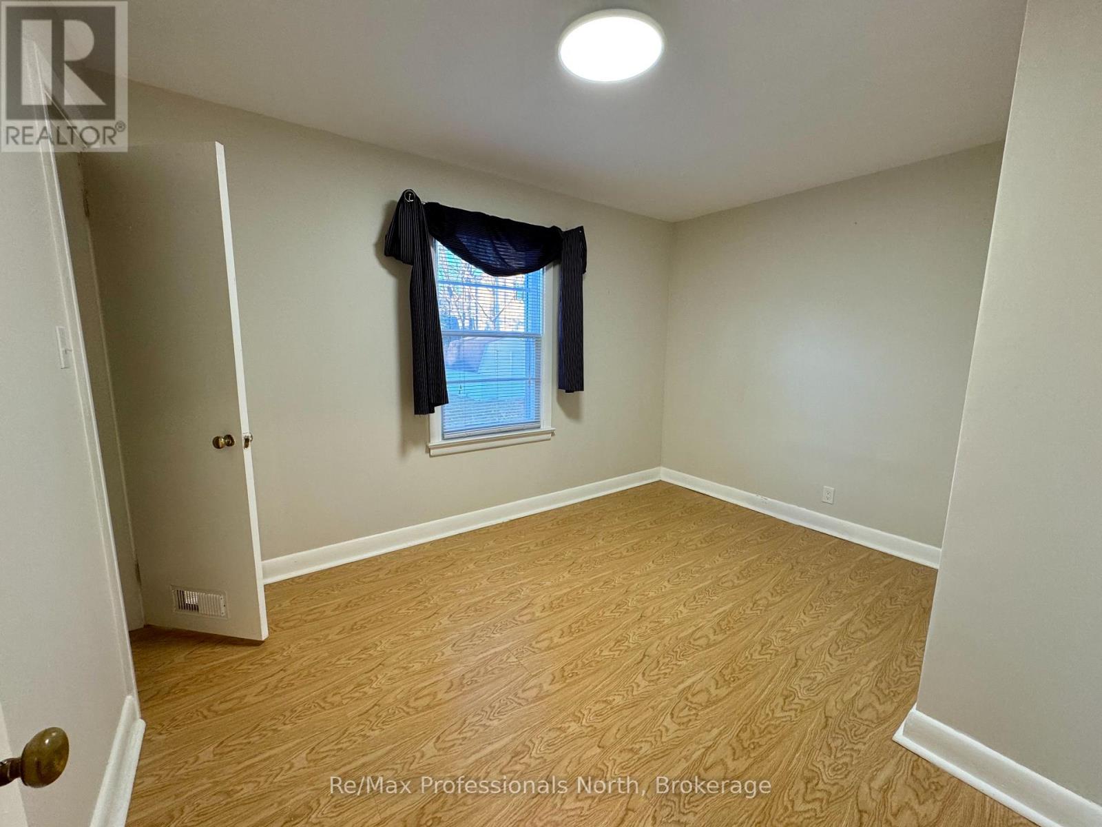 260 Isaac Street, Gravenhurst, Ontario  P1P 1G2 - Photo 13 - X13689888