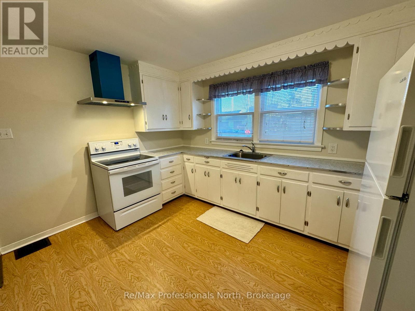 260 Isaac Street, Gravenhurst, Ontario  P1P 1G2 - Photo 6 - X13689888