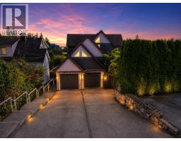 1128 ESPLANADE AVENUE, West Vancouver, British Columbia