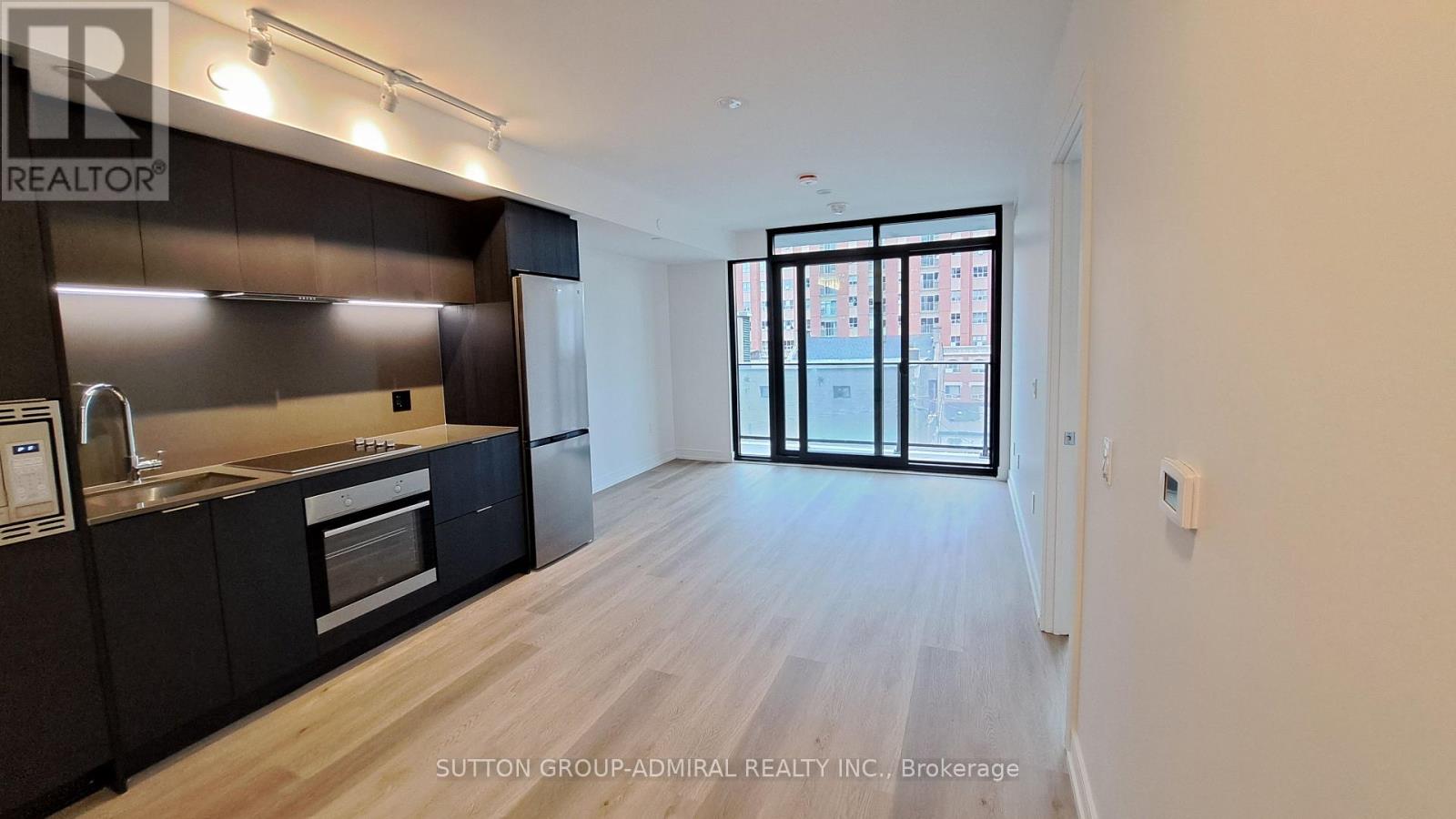506 - 1 Jarvis Street, Hamilton, Ontario  L8R 3J2 - Photo 2 - X13689884