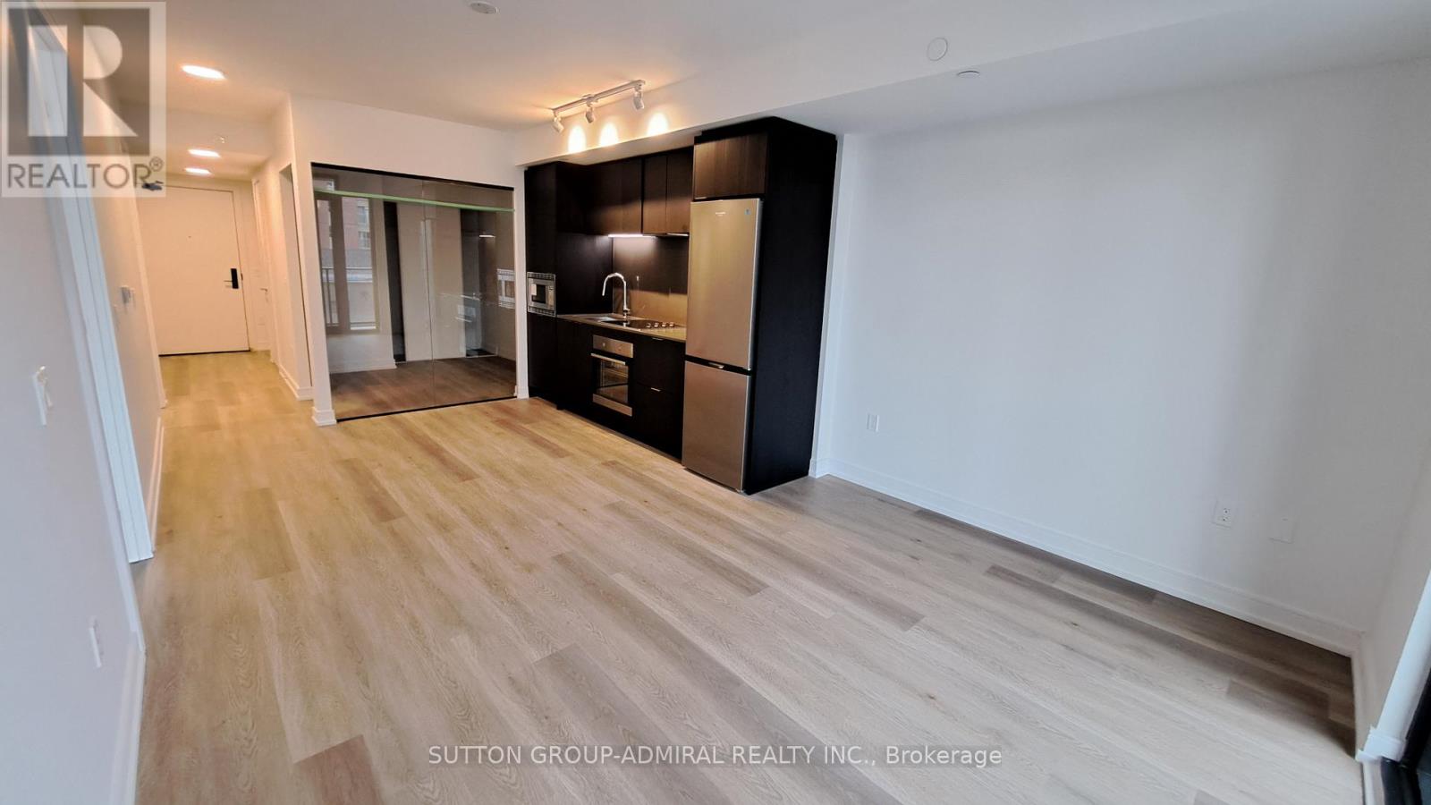 506 - 1 Jarvis Street, Hamilton, Ontario  L8R 3J2 - Photo 3 - X13689884