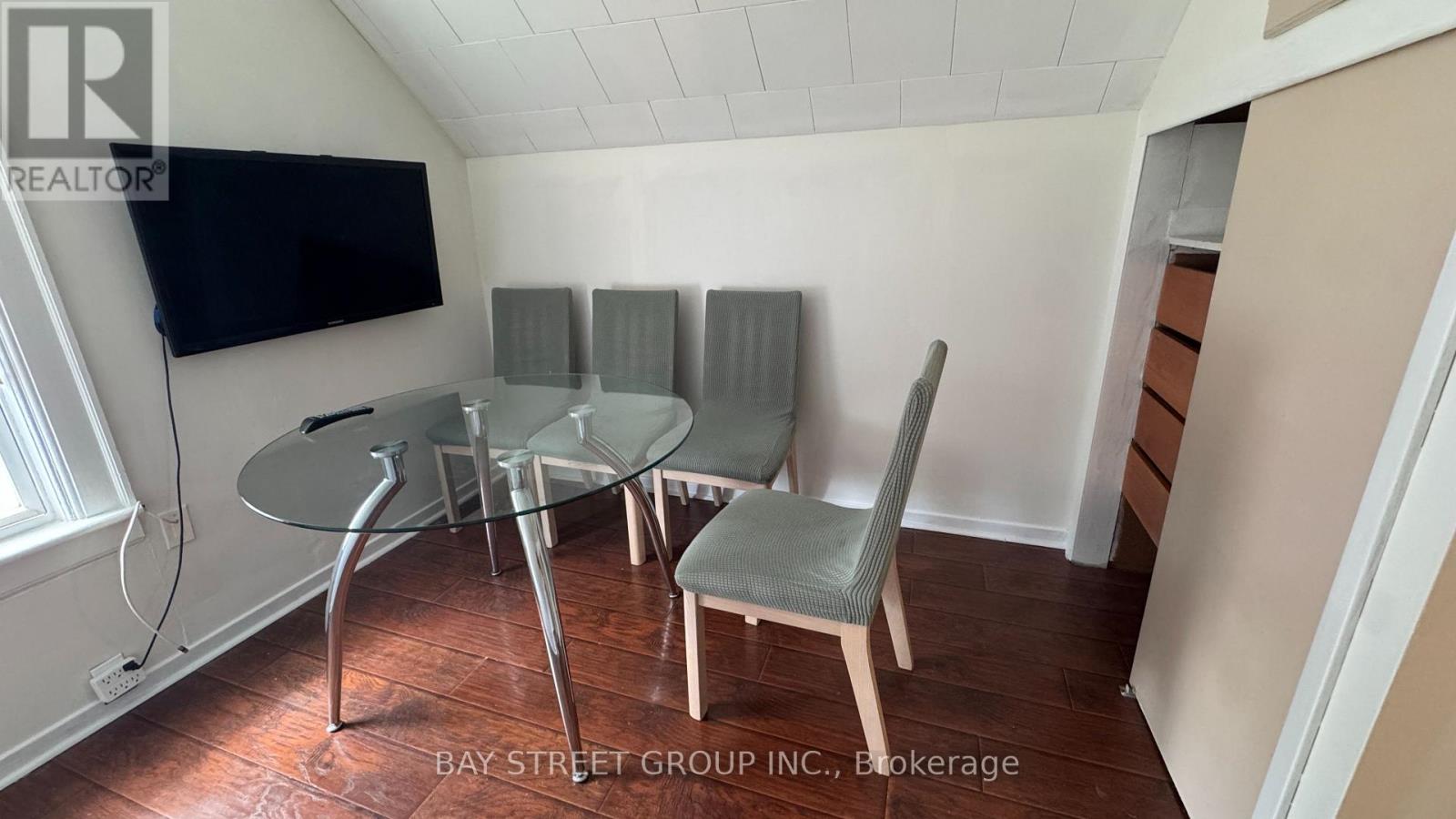 Upper - 4138 Drummond Road, Niagara Falls, Ontario  L2E 6B9 - Photo 3 - X13689890