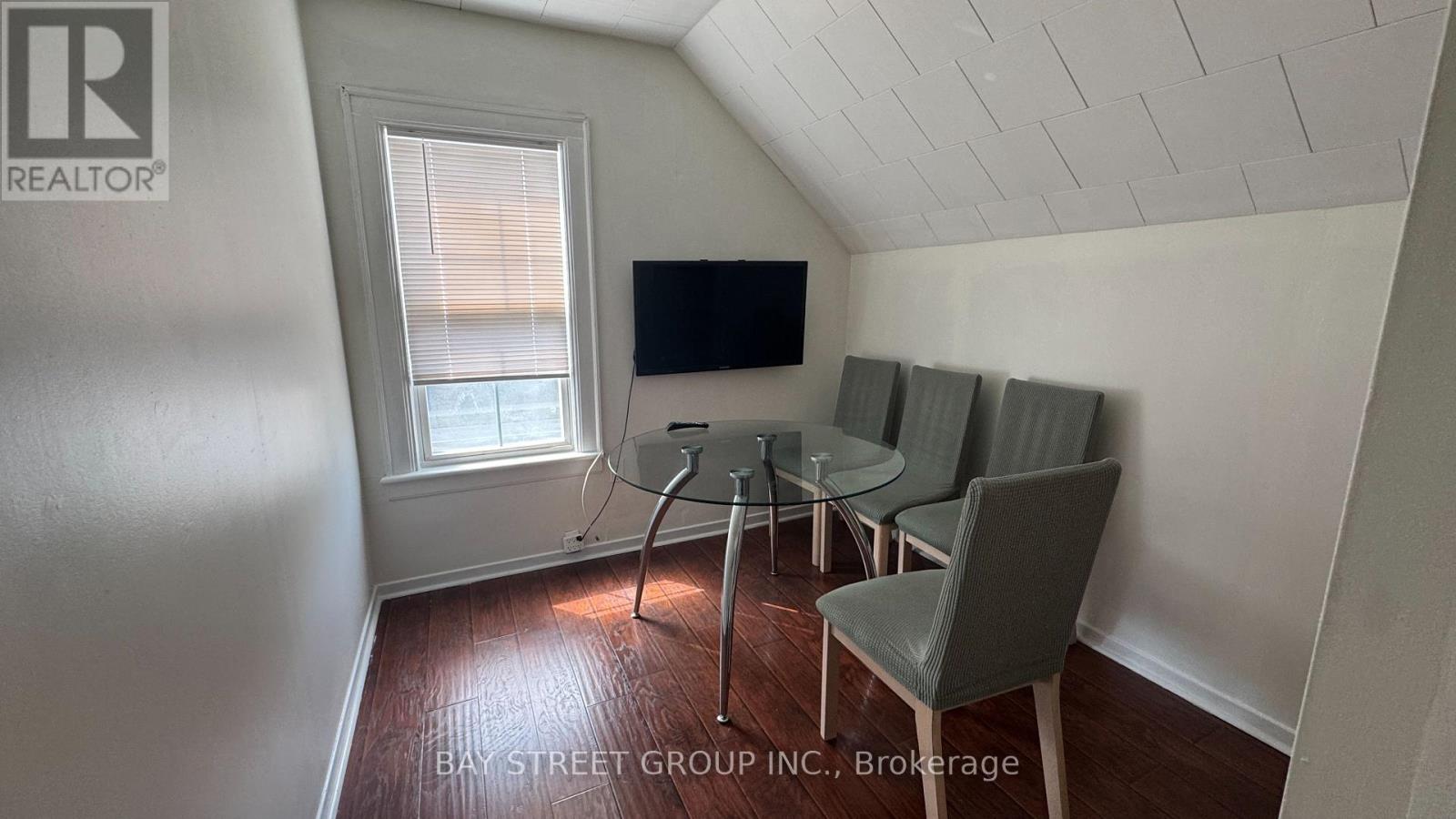 Upper - 4138 Drummond Road, Niagara Falls, Ontario  L2E 6B9 - Photo 4 - X13689890